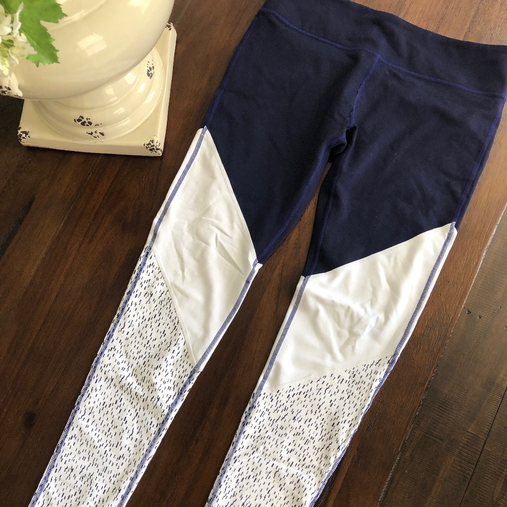 Fabletics Salar Solid PowerHold Legging
